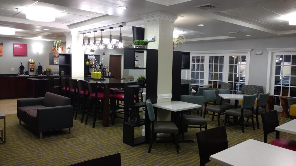阿宾登i-81舒适套房酒店 阿宾顿 外观 照片